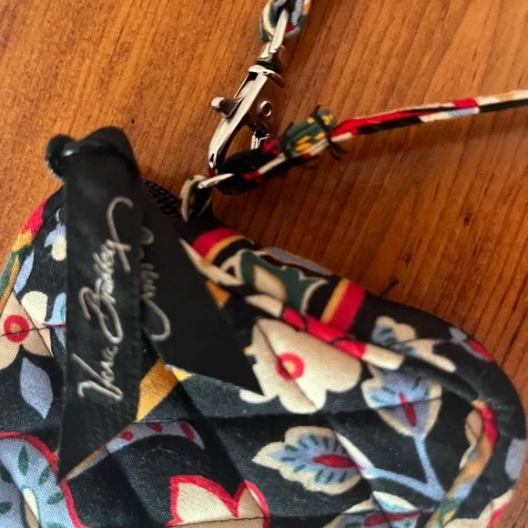 Vera Bradley Wristlet - Picture 3 of 4